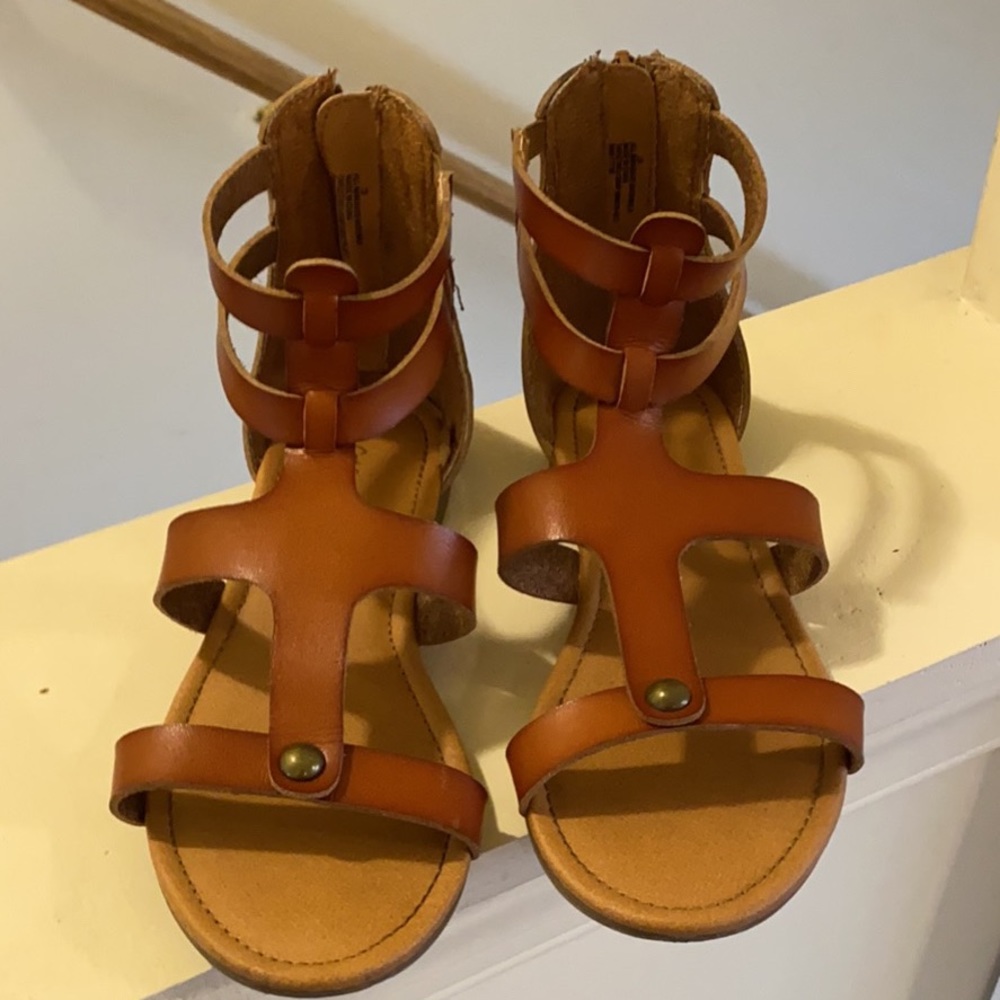 Girls sandals